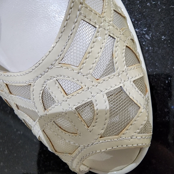 Stuart Weitzman White Peeps - Picture 5 of 5